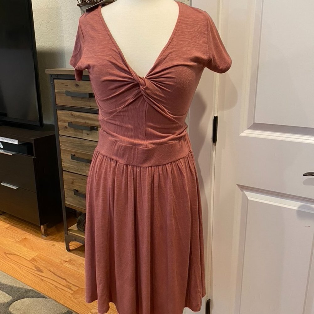 NWT Dolan T-Shirt twist dress in dusty rose sz L
